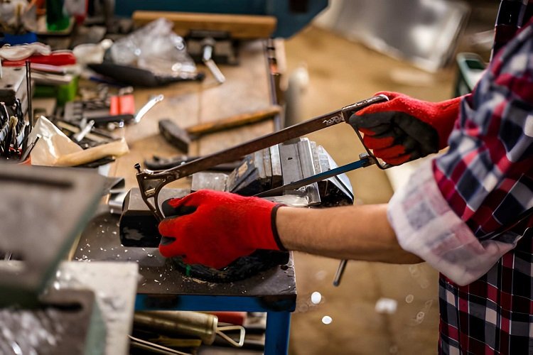 Cut Resistant Gloves in UAE